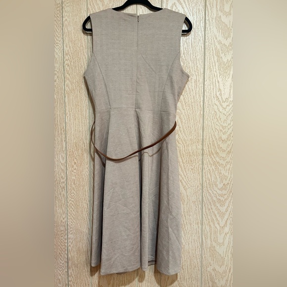 NWT Tommy Hilfiger women’s 14 Light Gray Sleeveless Midi Dress with Brown Belt - Picture 5 of 5